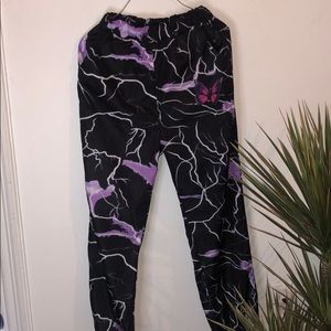 Lightning patterned pants